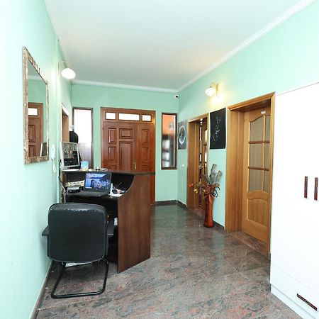 Hostel Osho Tirana Buitenkant foto