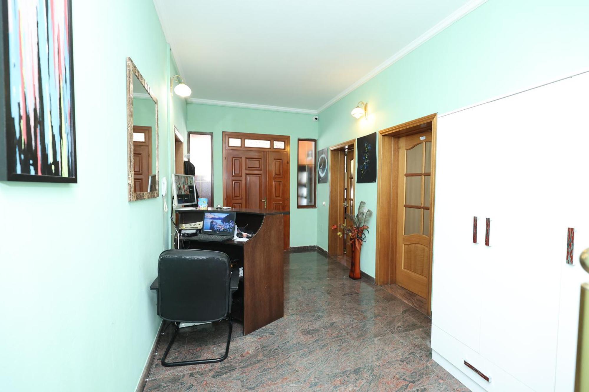 Hostel Osho Tirana Buitenkant foto