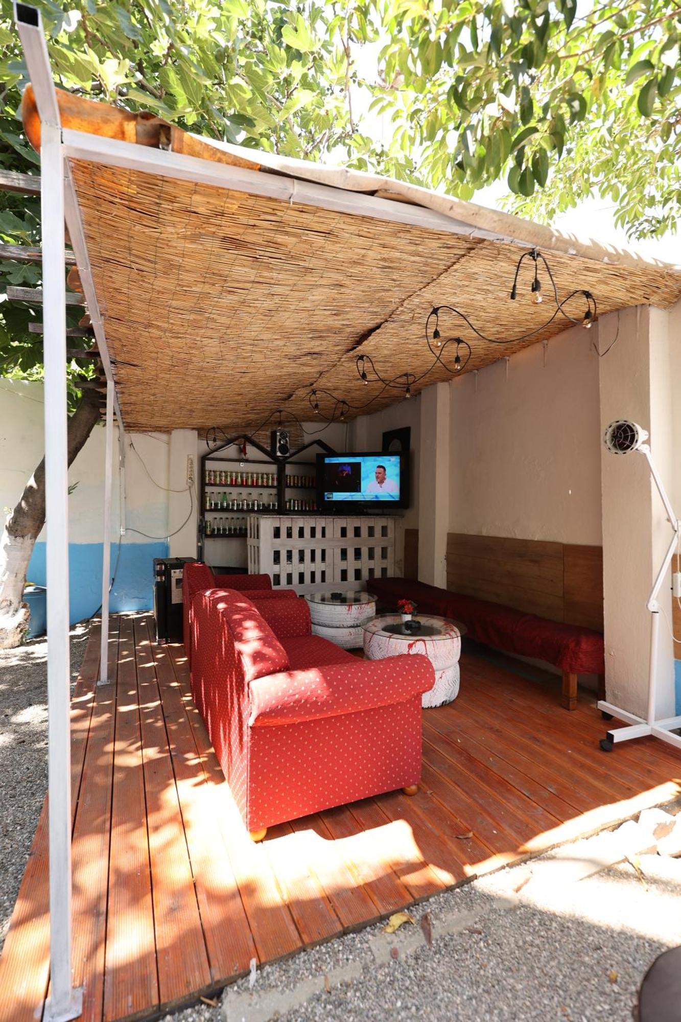 Hostel Osho Tirana Buitenkant foto