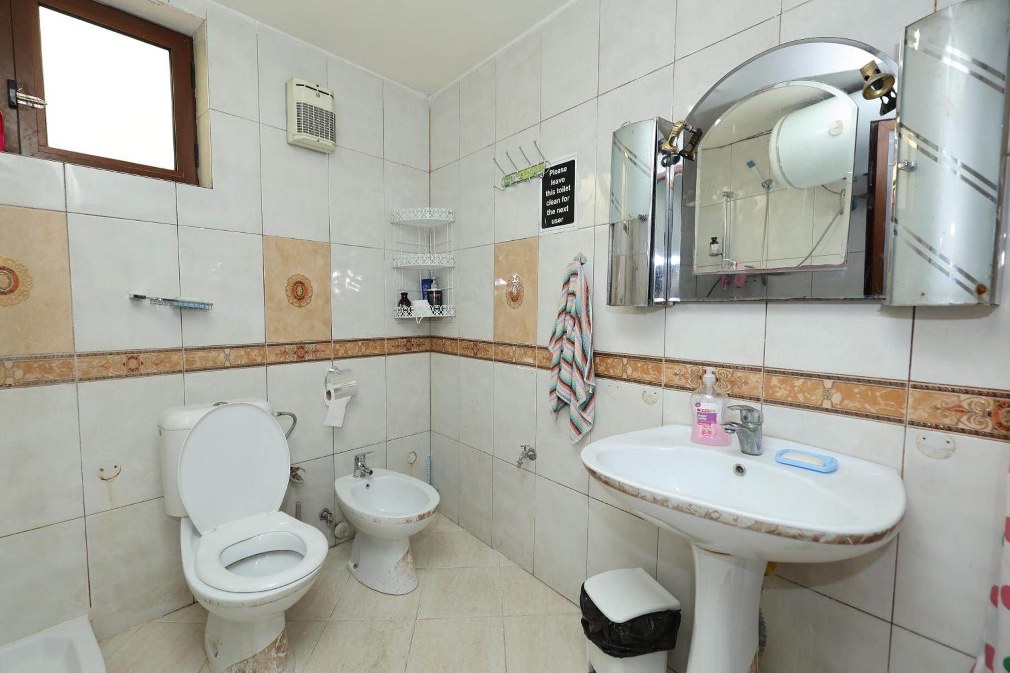 Hostel Osho Tirana Buitenkant foto