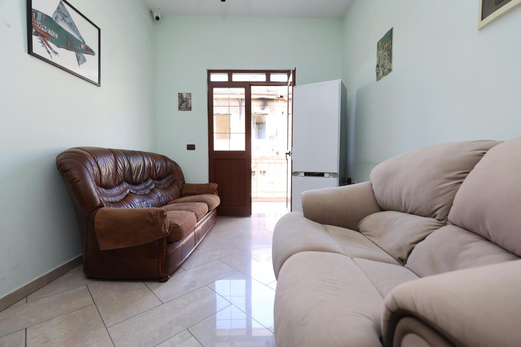 Hostel Osho Tirana Buitenkant foto
