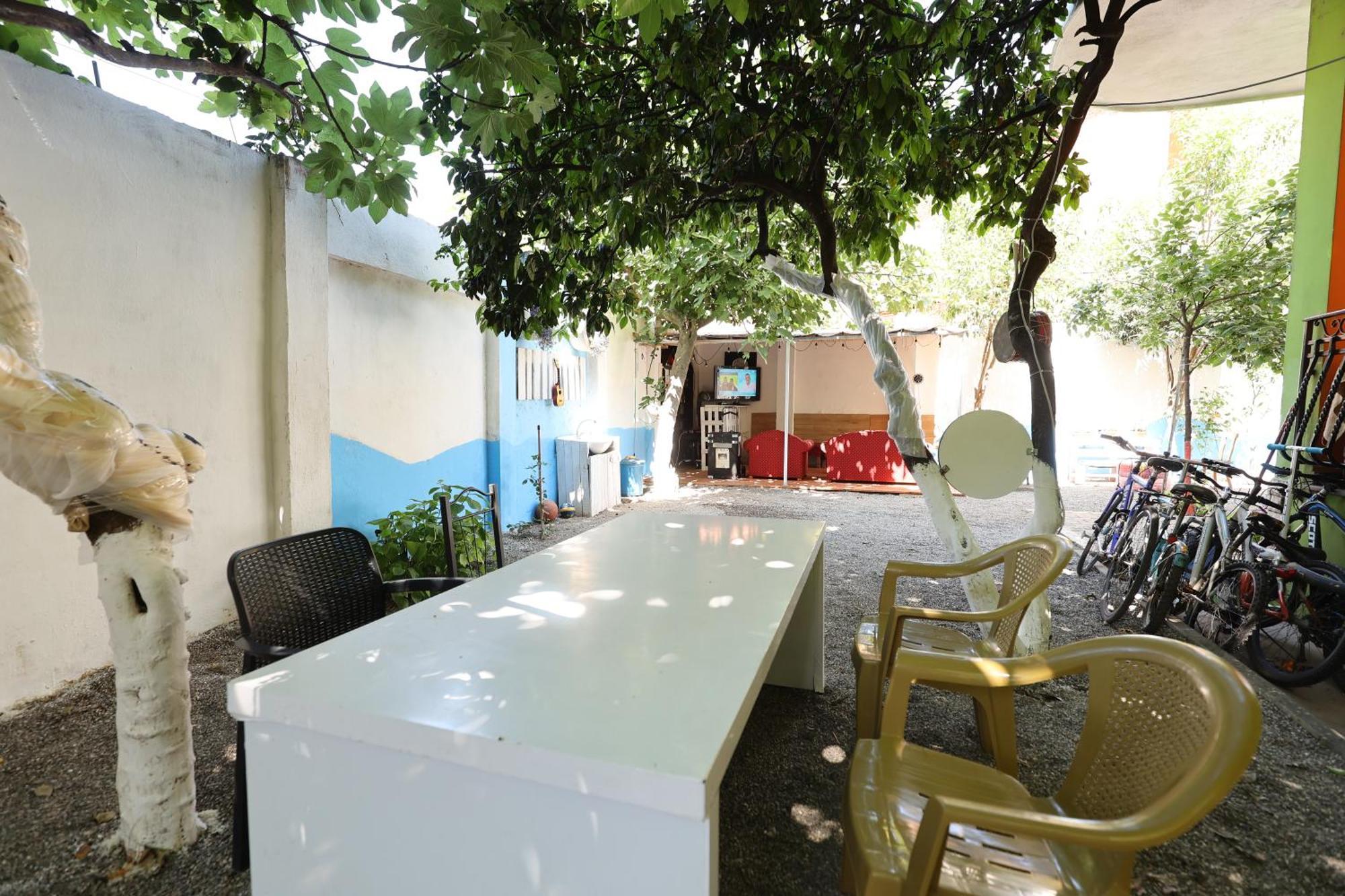 Hostel Osho Tirana Buitenkant foto
