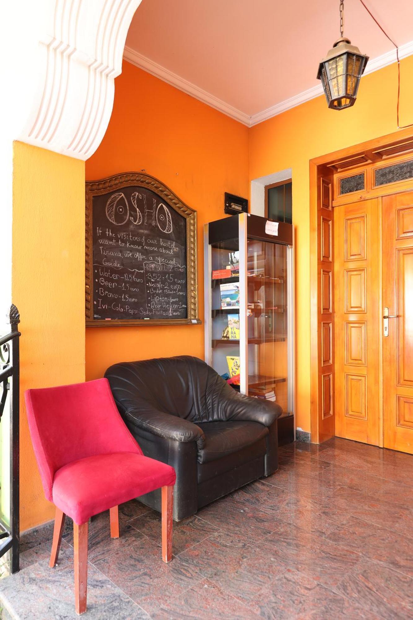 Hostel Osho Tirana Buitenkant foto
