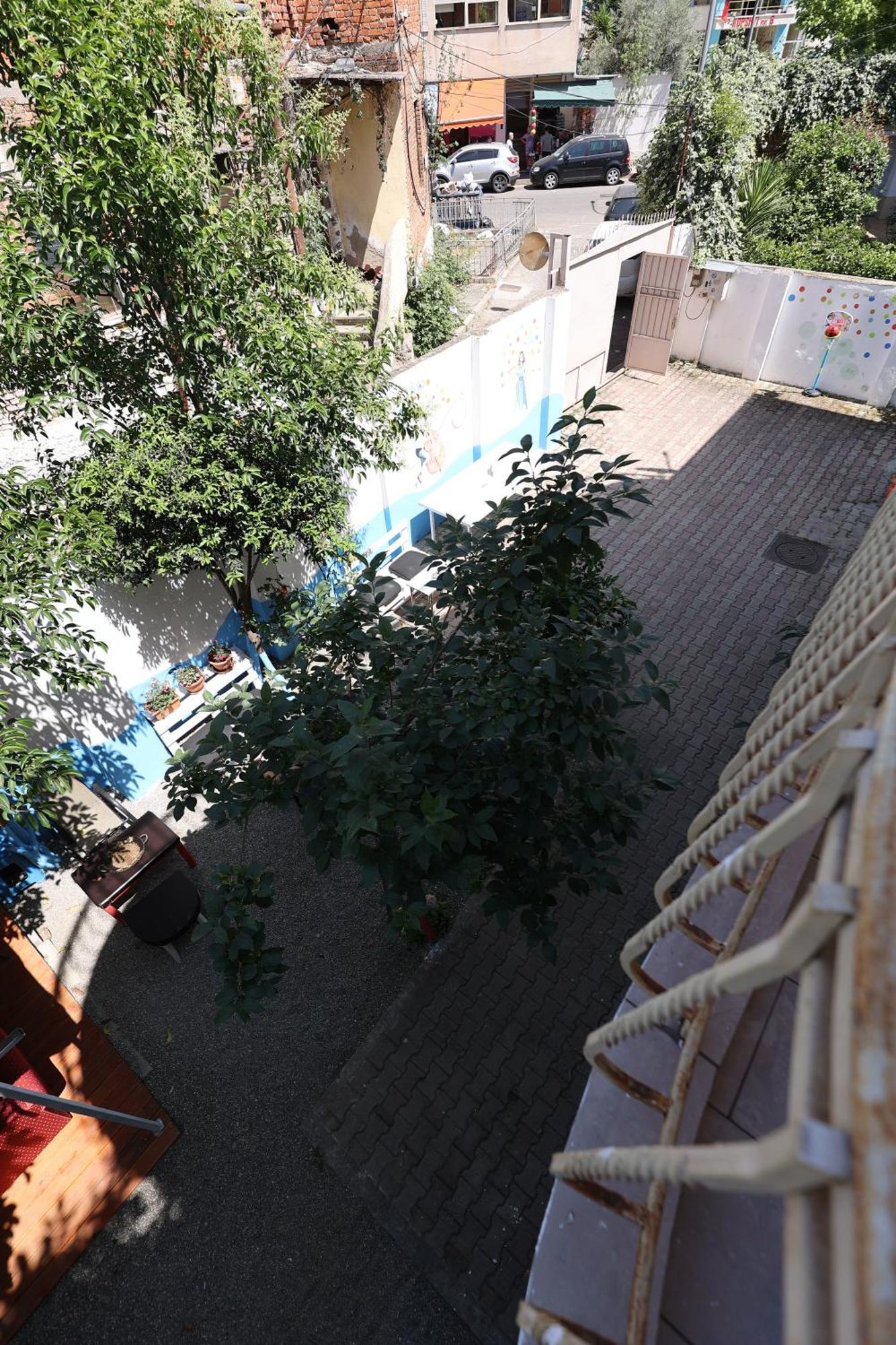Hostel Osho Tirana Buitenkant foto