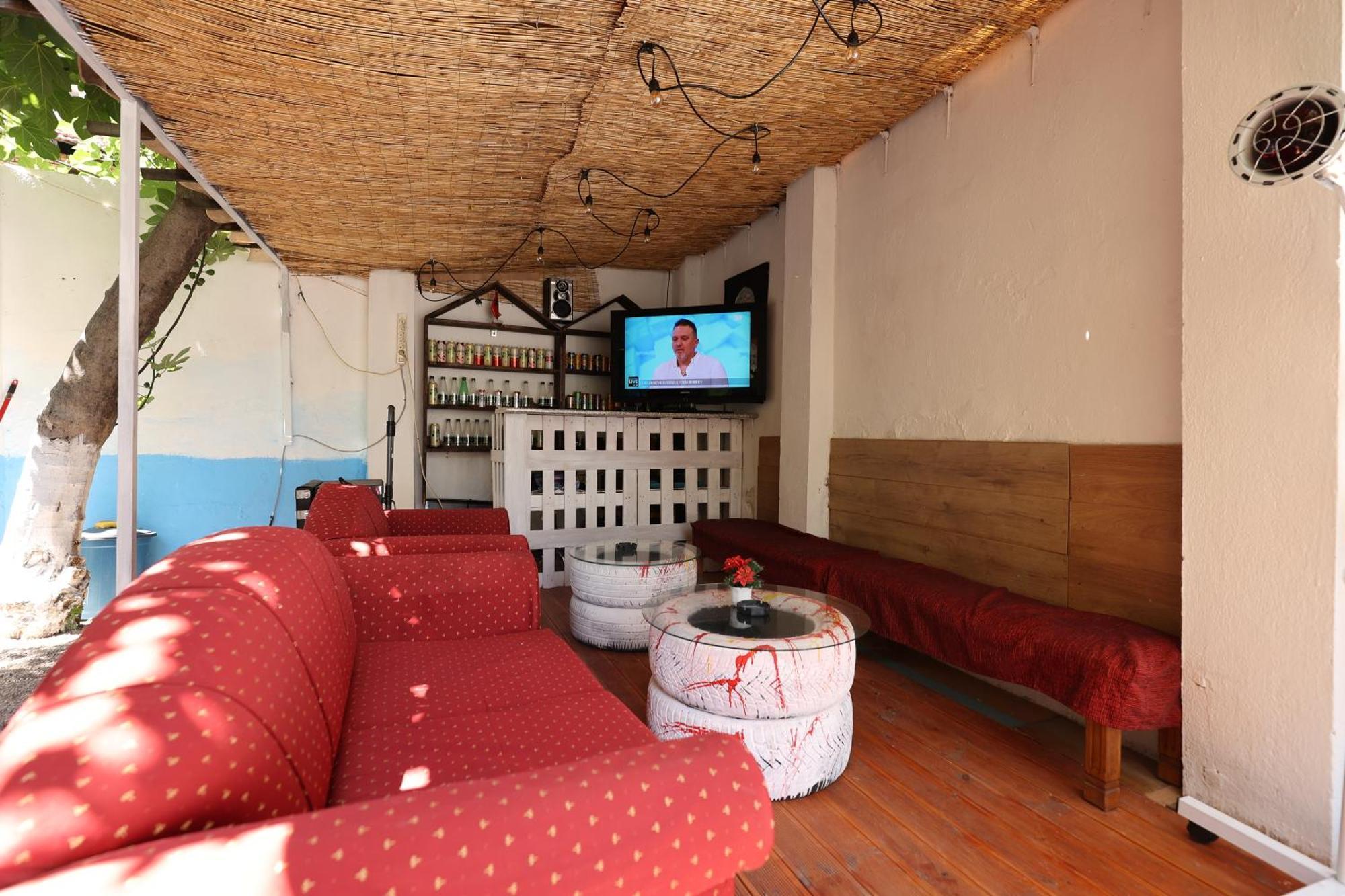 Hostel Osho Tirana Buitenkant foto