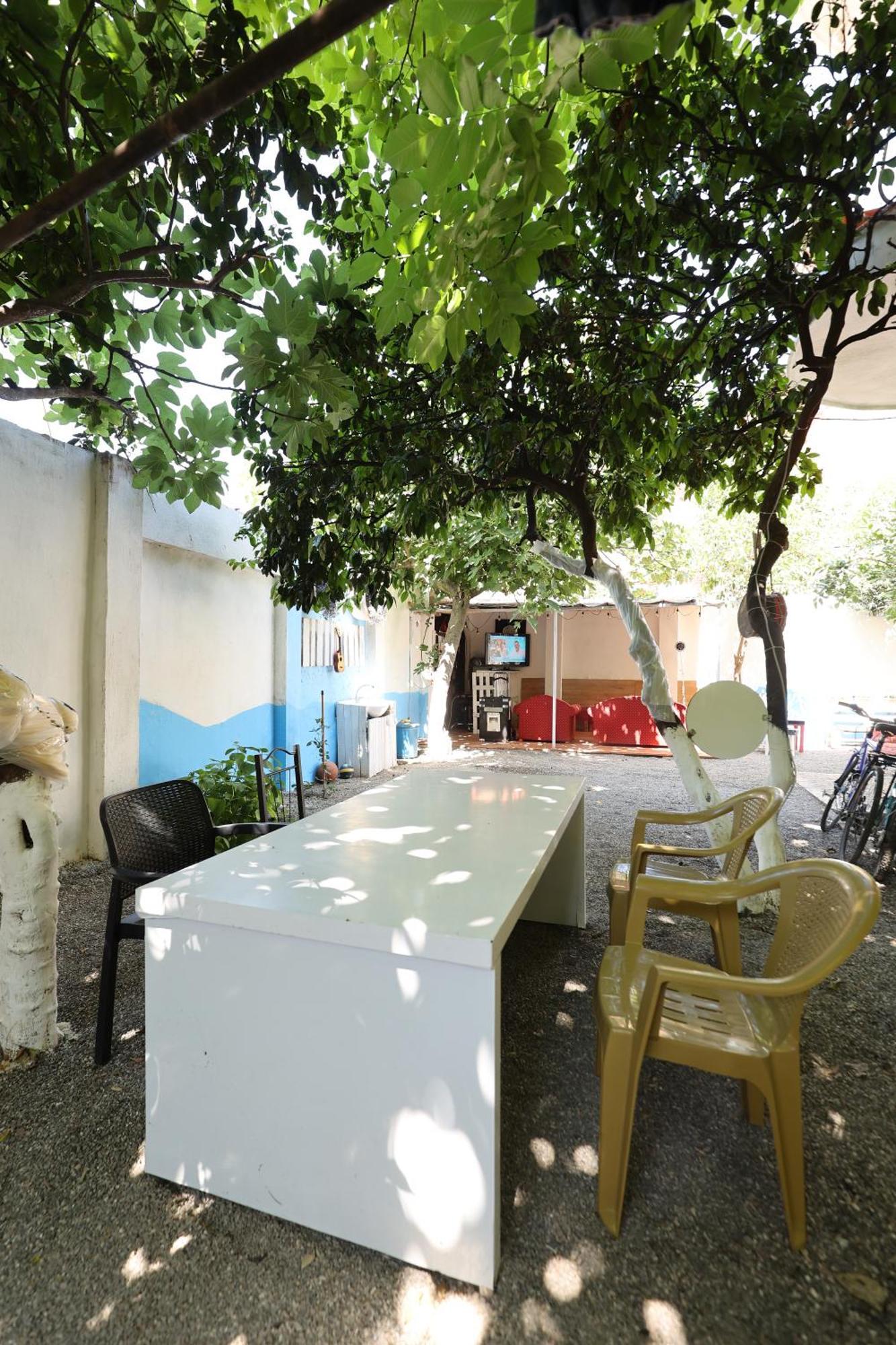 Hostel Osho Tirana Buitenkant foto