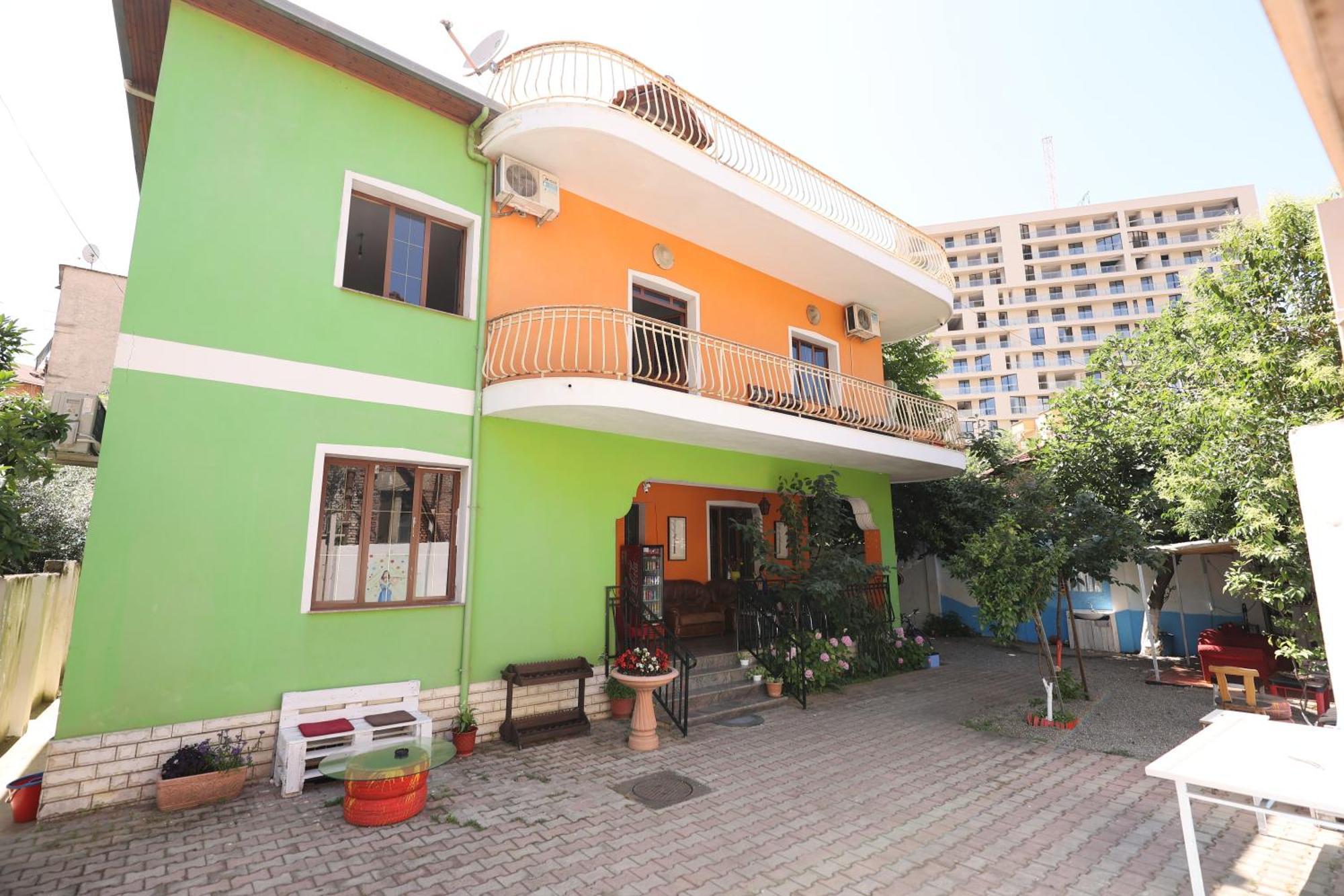 Hostel Osho Tirana Buitenkant foto