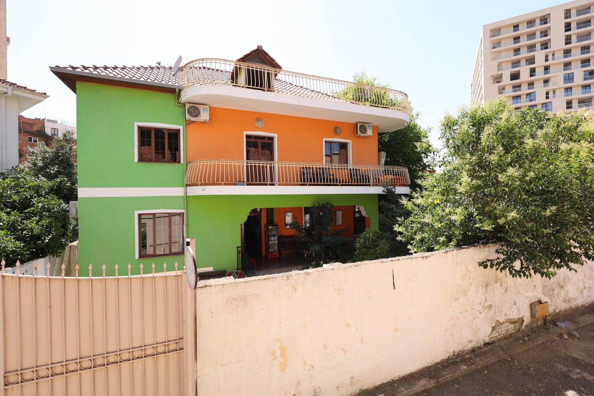Hostel Osho Tirana Buitenkant foto