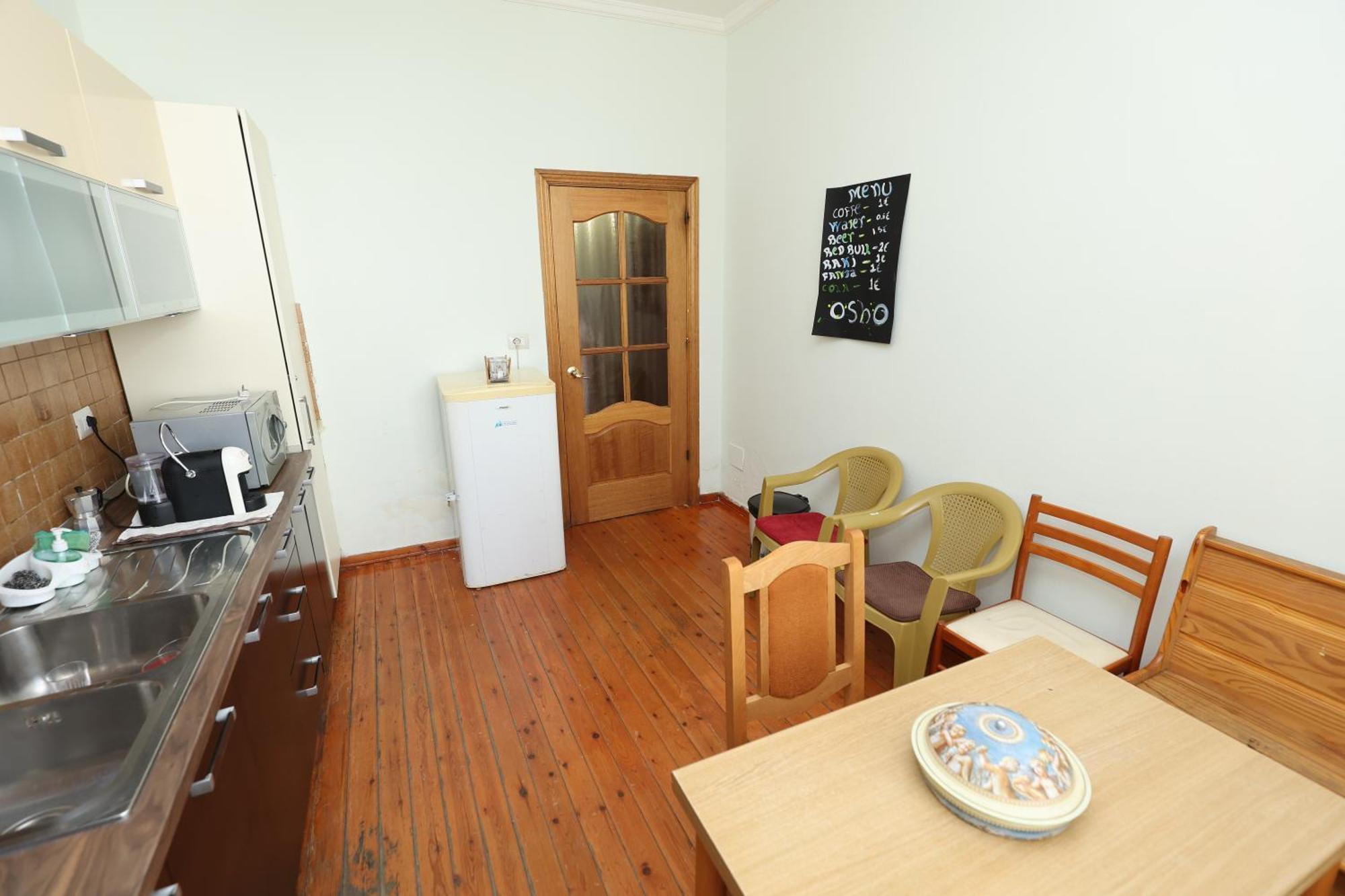 Hostel Osho Tirana Buitenkant foto