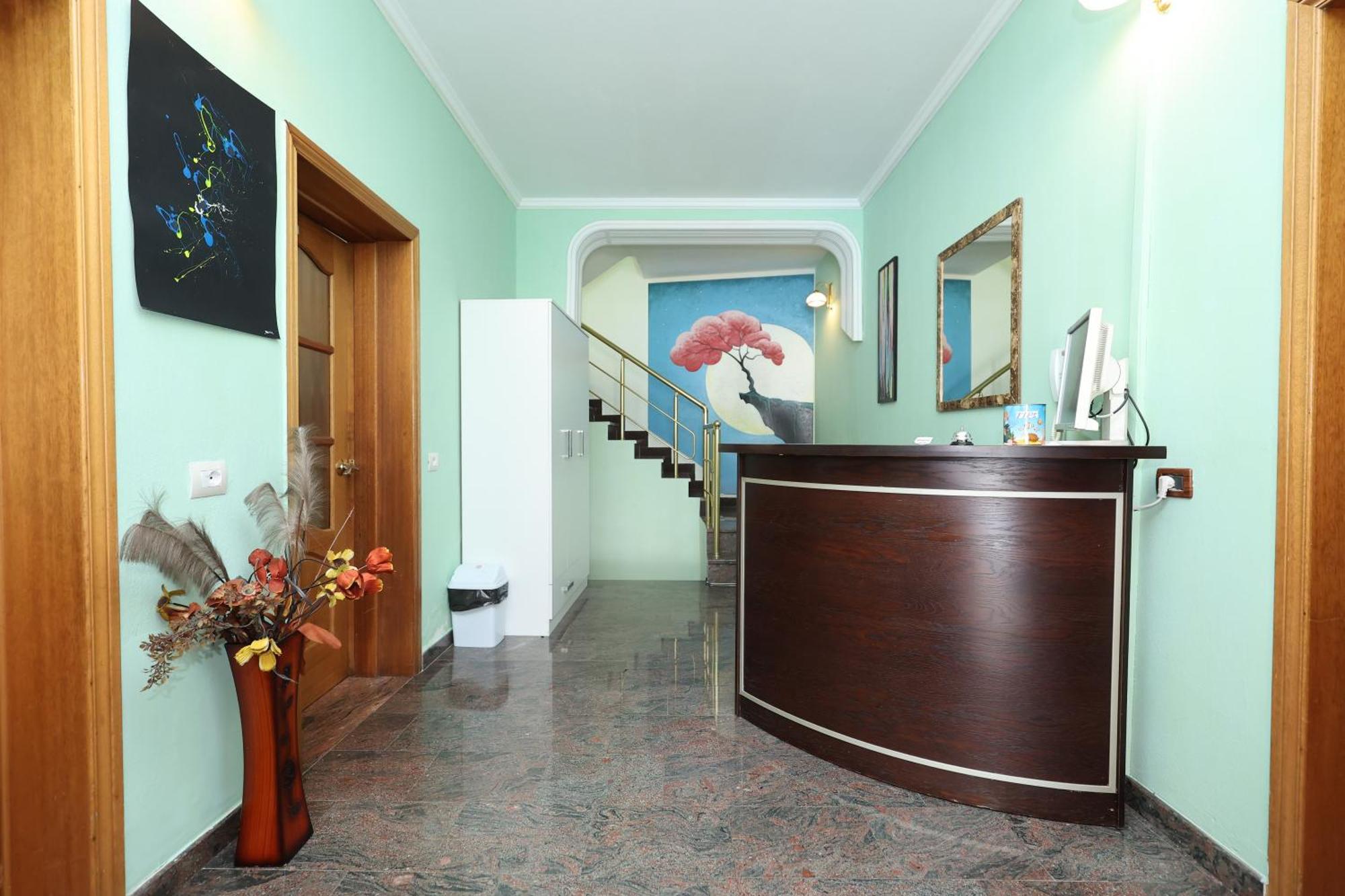 Hostel Osho Tirana Buitenkant foto