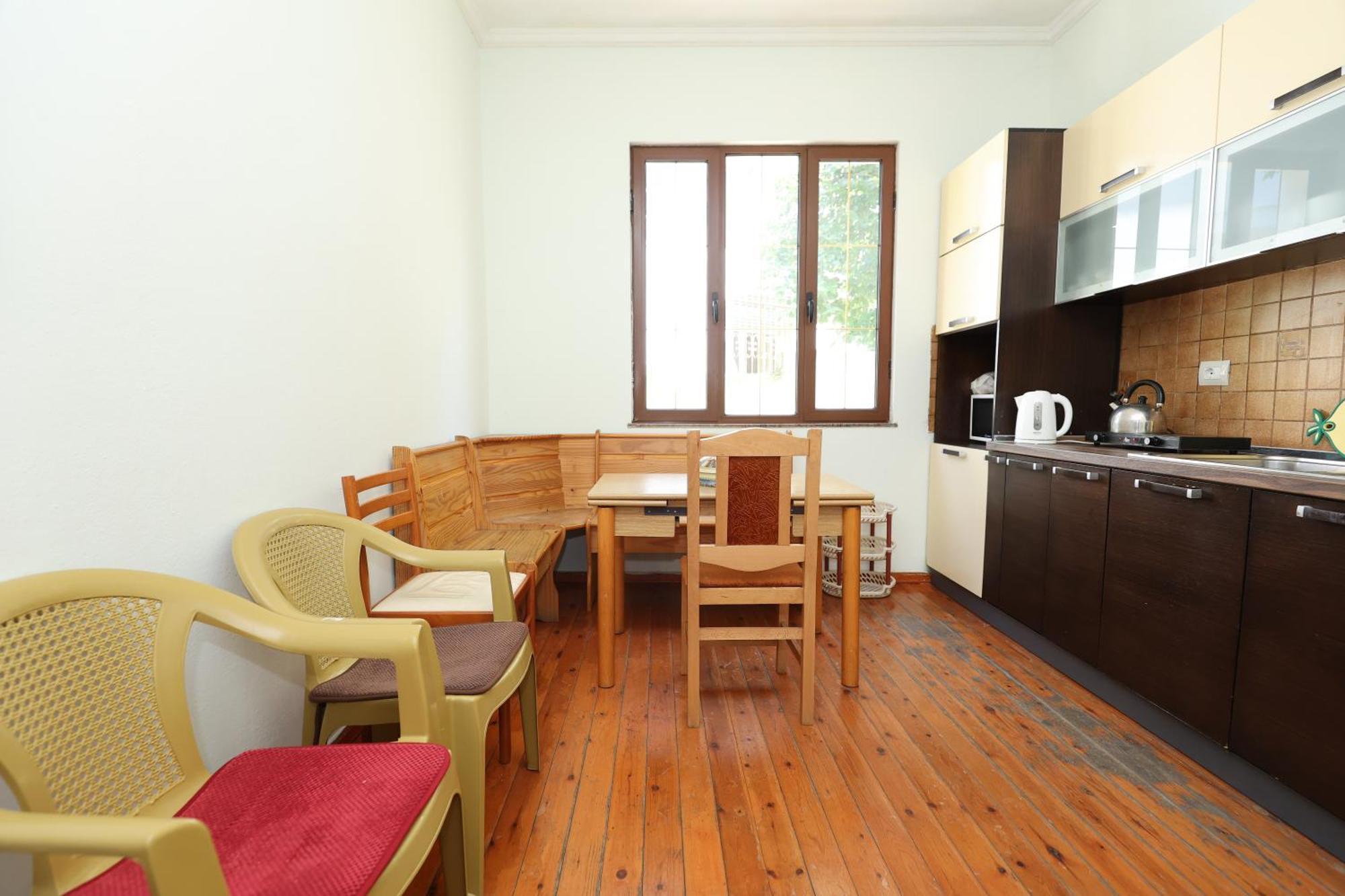 Hostel Osho Tirana Buitenkant foto