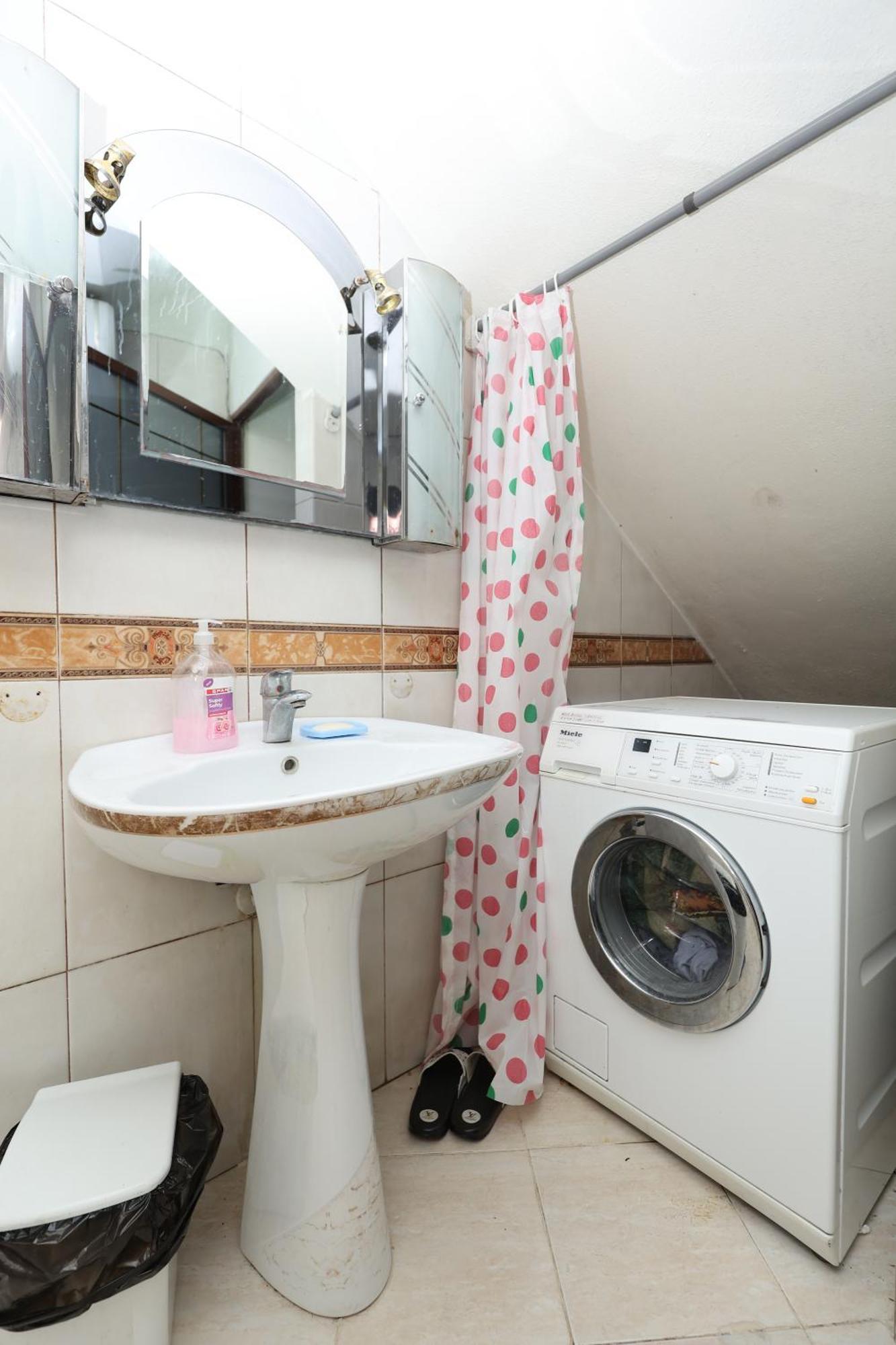 Hostel Osho Tirana Buitenkant foto